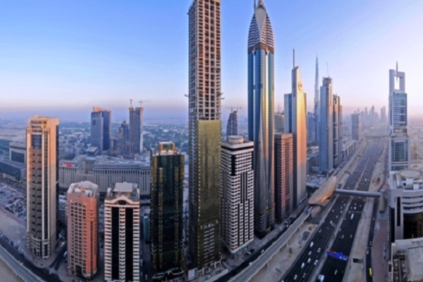 بنايات شامخة في دبي
