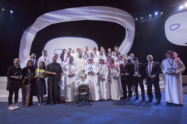 نادي دبي للصحافة يفتح باب الترشح لجائزة رواد التواصل الاجتماعي