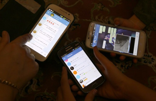 إيقاف مسؤولين في مواقع التواصل الاجتماعي في إيران