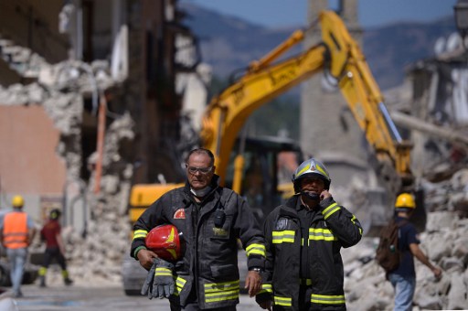 8 أجانب على الأقل بين قتلى الزلزال في إيطاليا