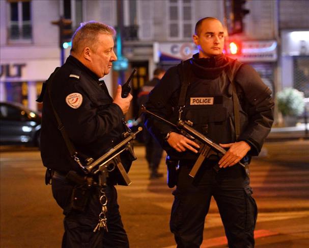 فرنسا تعزز إجراءاتها الأمنية في المدارس تحسبا لإعتداءات