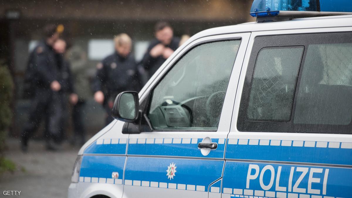 النيابة الألمانية تحيل فتاة طعنت شرطيا الى المحاكمة