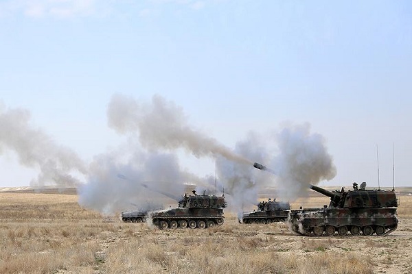 المدفعية التركية تقصف مواقع في الأراضي السورية