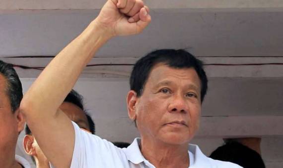 رئيس الفلبين يبدي أسفه لجدل تلا هجومه على أوباما