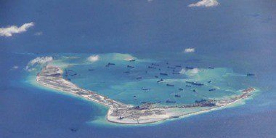 مانيلا تتهم بكين ببناء جزيرة سرية في بحر الصين