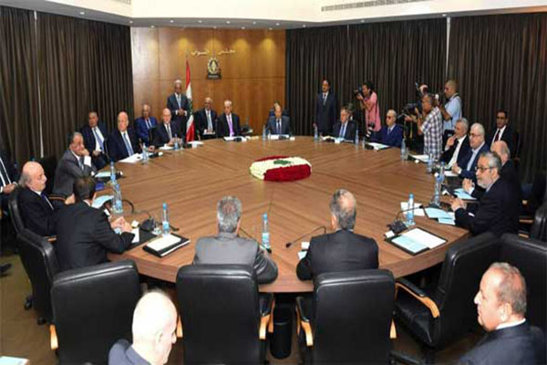 جانب من جلسات الحوار اللبناني