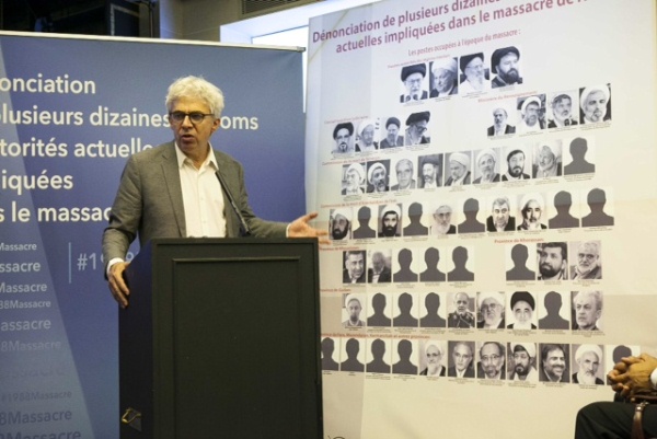 وويليام بوردون المحامي الفرنسي الخبير في حقوق الإنسان خلال المؤتمر الصحافي