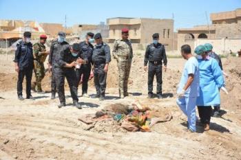 العثور على مدافن المئات من عناصر داعش في الفلوجة