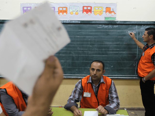 حماس ترفض قرار ارجاء الانتخابات المحلية وتعتبره 