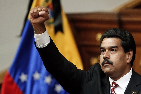 مادورو يهدد برفع الحصانة عن بعض النواب منعا لأي محاولة انقلاب