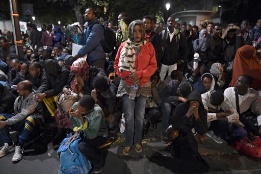 إخلاء مخيم يشمل 1500 مهاجر على الاقل في شمال باريس