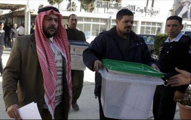 فتح مراكز الاقتراع للانتخابات التشريعية في الأردن