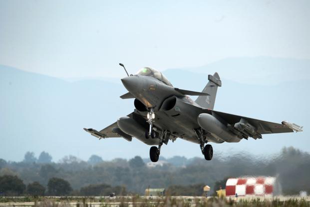 الهند توافق على صفقة شراء طائرات رافال الفرنسية