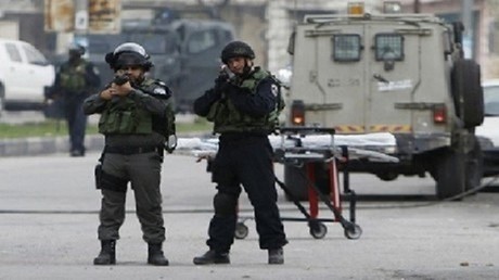 إصابة فلسطيني بعد طعنه شرطيين إسرائيليين في القدس الشرقية