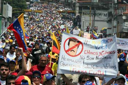 المعارضة الفنزويلية تدعو الى التظاهر ضد مادورو