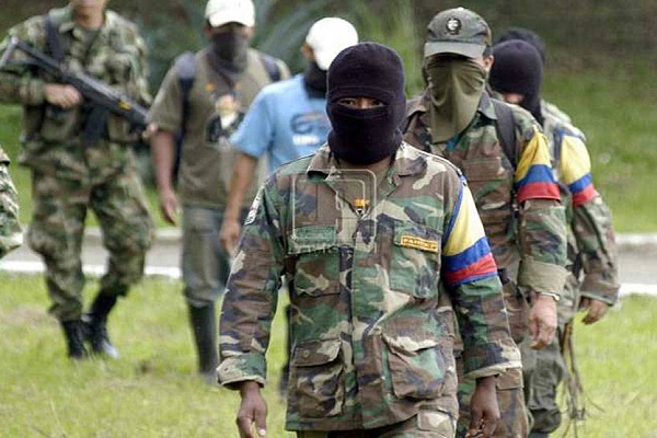 السلطات الكولومبية تعتقل 20 متمردا من 