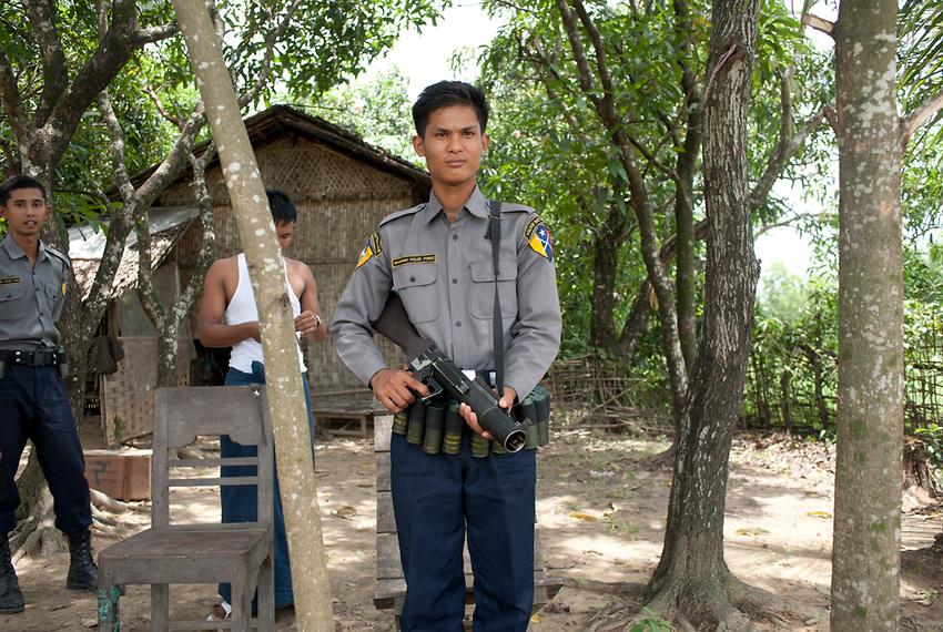 بورما ستحقق في تجاوزات للشرطة بحق الروهينغا