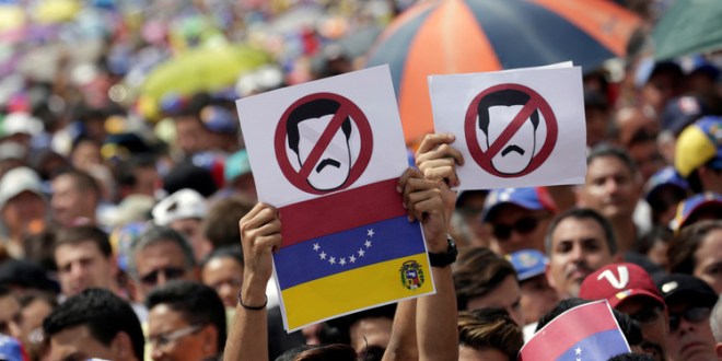 الفنزويليون يلجأون إلى الفكاهة لتناسي الأزمة الاقتصادية