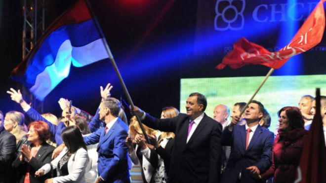 احتفال صرب البوسنة باليوم الوطني يشكل تهديدًا للحمة البلاد