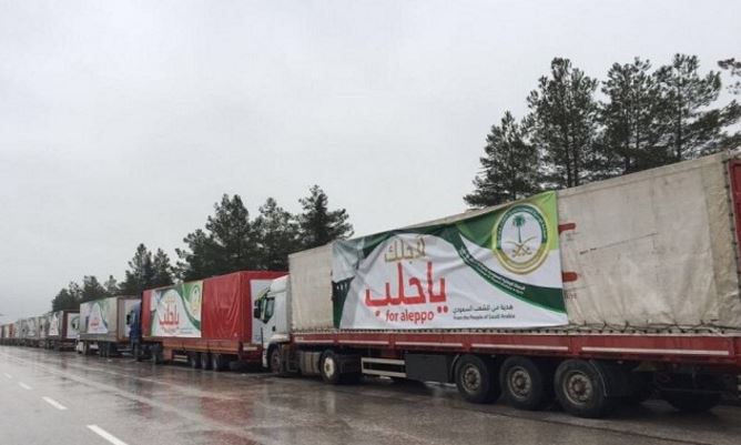 25 شاحنة مساعدات سعودية للنازحين من حلب