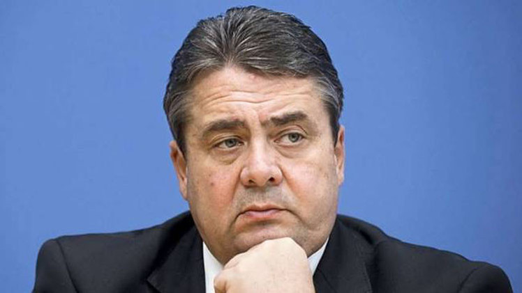 وزير الاقتصاد الالماني يقرر الترشح في وجه ميركل