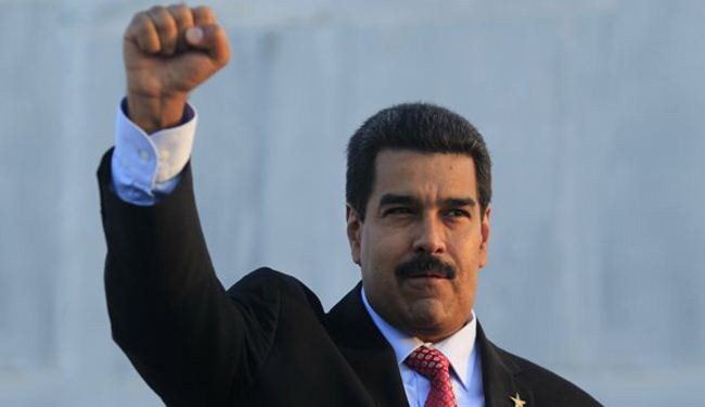 مادورو يجدد سلطاته الاستثنائية ويتجاهل مناوئيه