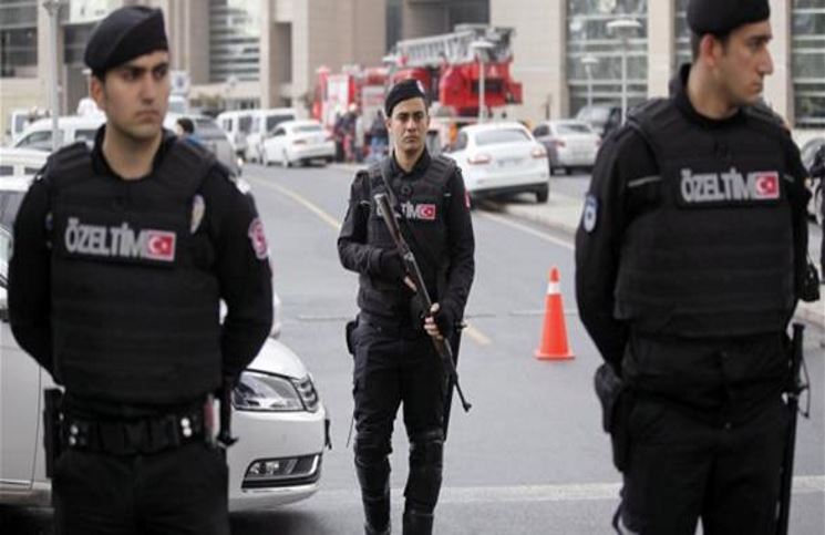 مقتل أربعة شرطيين في إنفجار في جنوب شرق تركيا