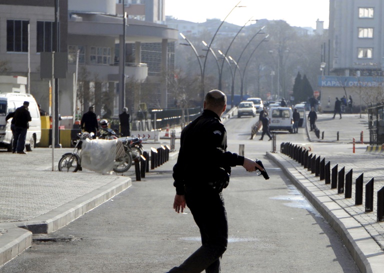 مقتل مهاجم واصابة شرطي في جنوب تركيا