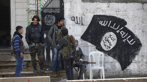سكان دير الزور يخشون الإعدامات الوحشية مع تقدم داعش