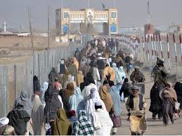 صندوق النقد يبدي قلقه حيال عودة لاجئين أفغان إلى بلادهم