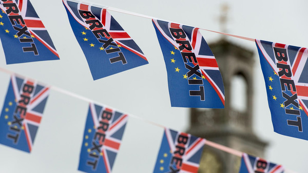 الحكومة البريطانية تنشر مشروع القانون حول اطلاق آلية بريكست