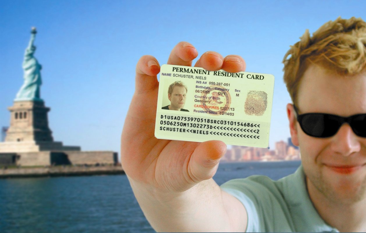 واشنطن: حظر السفر لن يطال أصحاب البطاقات الخضراء