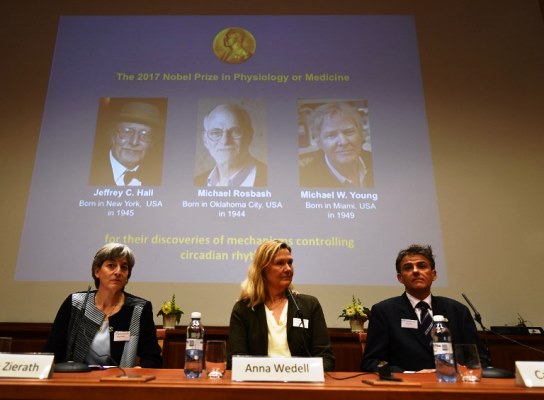 نوبل للطبّ من نصيب ثلاثة علماء أميركيين
