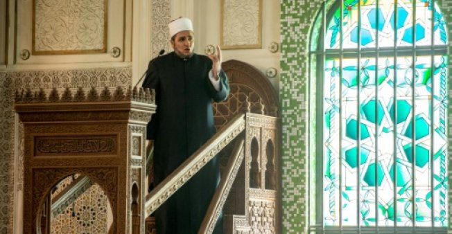 بلجيكا تمتنع عن تجديد إقامة إمام مسجد بروكسل الكبير