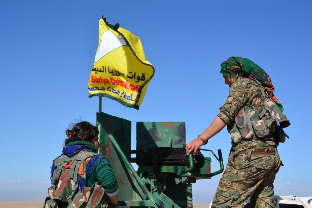 قوات سوريا الديموقراطية تسيطر على مقر قيادة داعش في الرقة