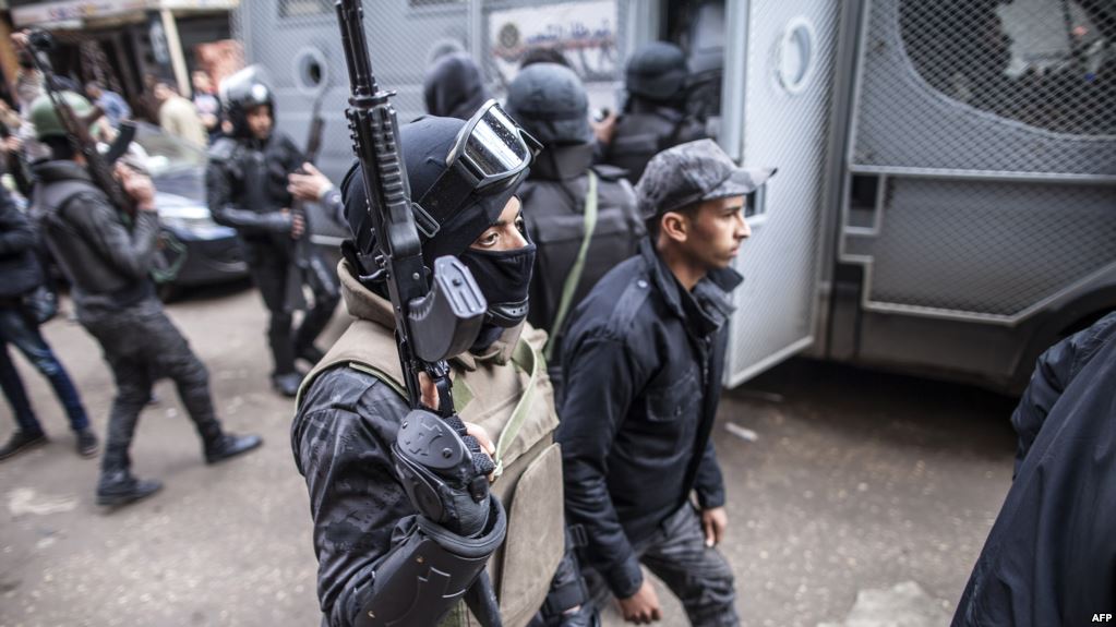 الشرطة المصرية تعتقل 14 عضوا من حركة 