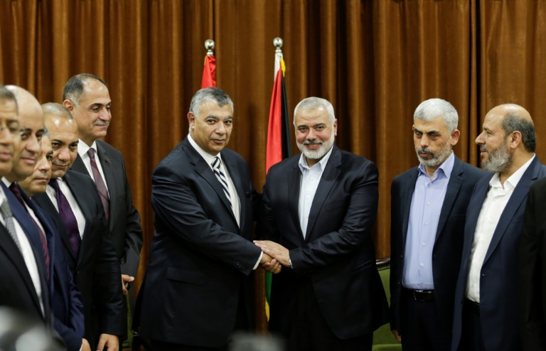 الحكومة الفلسطينية تعقد أول اجتماع لها في غزة منذ 2014