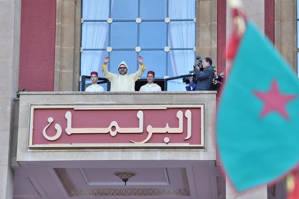 العاهل المغربي يطالب بأنجع الحلول للمشاكل ولو بإحداث زلزال سياسي