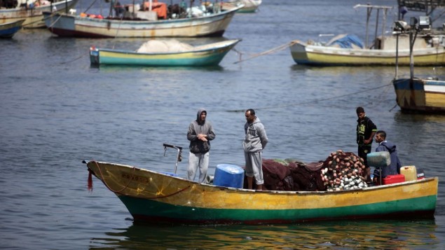 اسرائيل توسع المنطقة المسموح فيها بصيد الاسماك في غزة