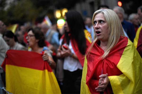 اسبانيا تشهد اسوأ أزمة سياسية بسبب كاتالونيا