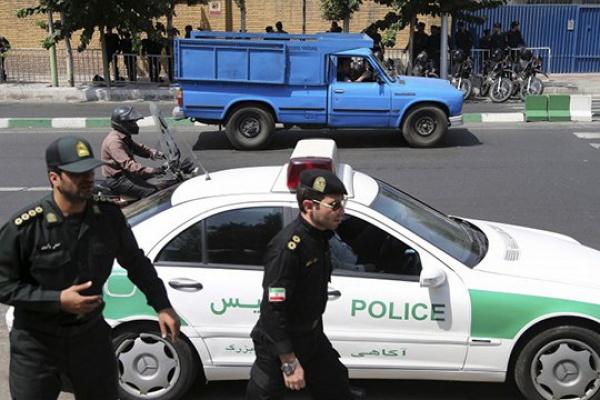 الشرطة الايرانية تضبط 100 الف تأشيرة دخول مزيفة الى العراق