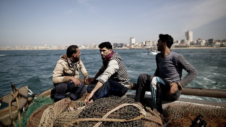 اسرائيل تسمح بتوسيع مساحة الصيد في غزة لستة أشهر