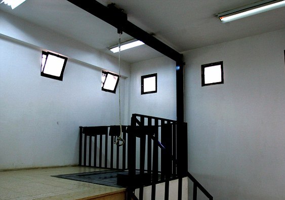الاعدام شنقا لأردني أغتصب طفلا سوريا ثم ذبحه في عمان