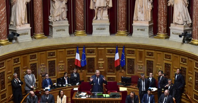 البرلمان الفرنسي يقر قانون مكافحة الارهاب المثير للجدل