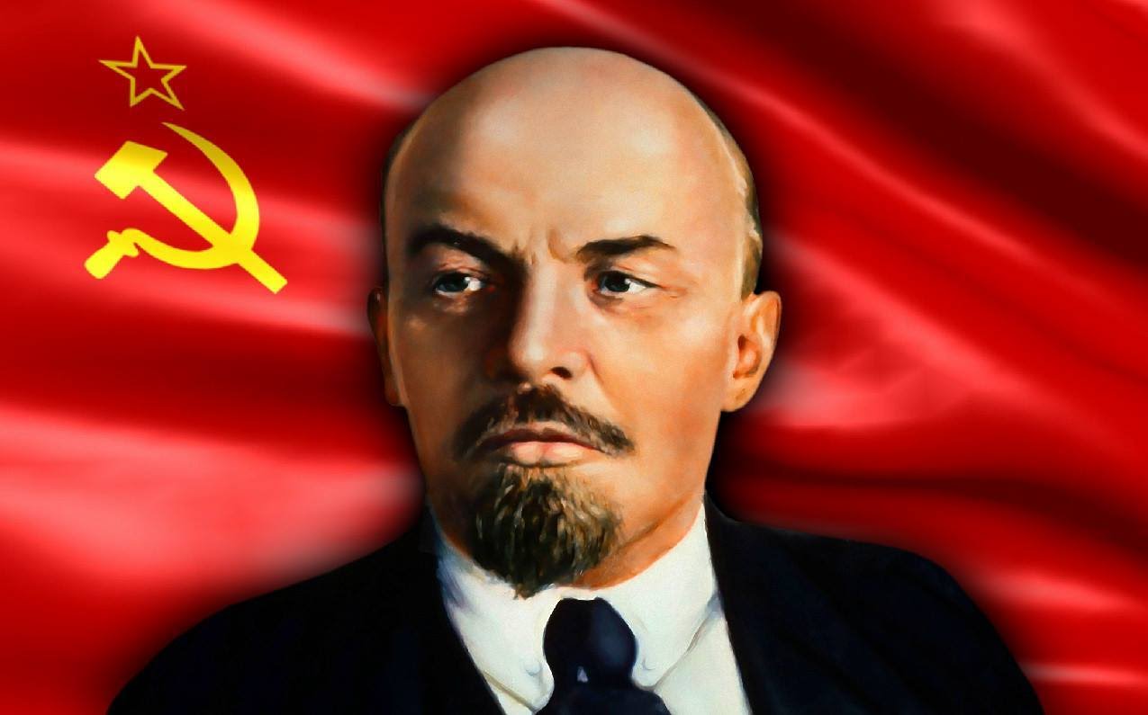 في ثورة اكتوبر 1917 سيطر لينين على السلطة