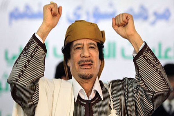 القذافي حاول تجنيد مبارك لاغتيال السادات بضربة جوية