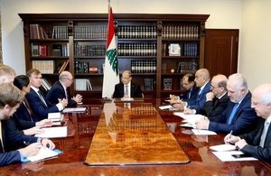 اجتماع الجانبين اللبناني والبريطاني في قصر بعبدا