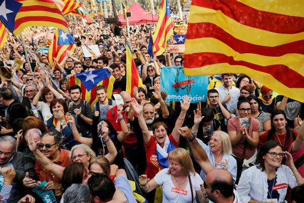 حكومة كاتالونيا في مرمى القضاء الإسباني بتهمة 