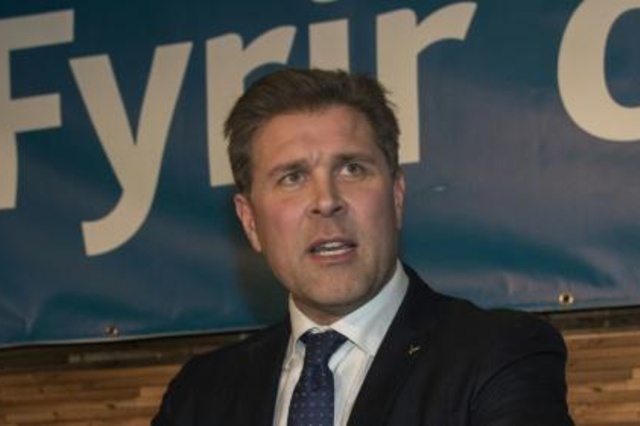 رئيس الوزراء ينجح بالحد من خسائره في الانتخابات في آيسلندا