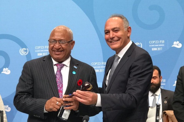 المغرب يسلم رئاسة مؤتمر المناخ إلى فيدجي في بون